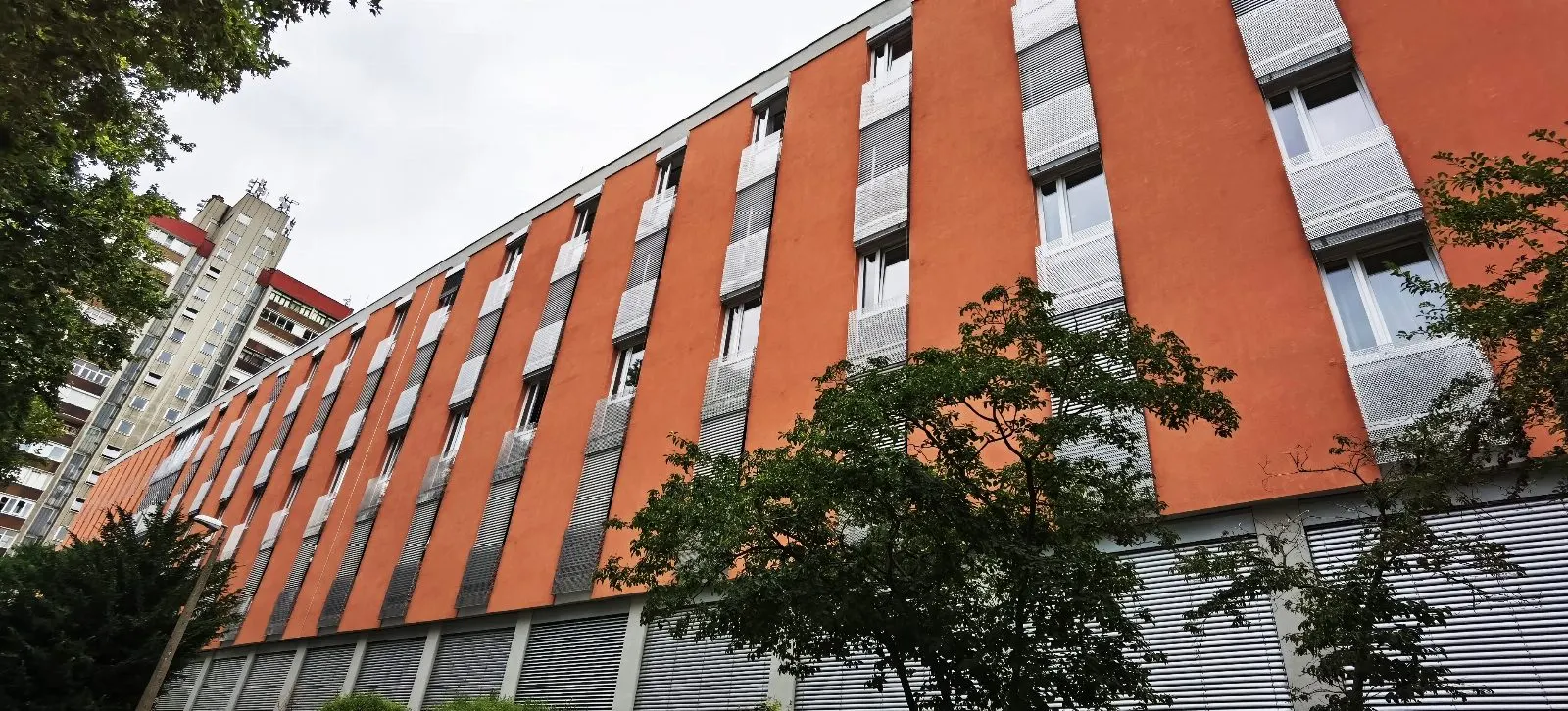 Veress Endre Utcai Rendelőintézet, Pécs – műanyag ablak, zsaluzia (3/7. kép)