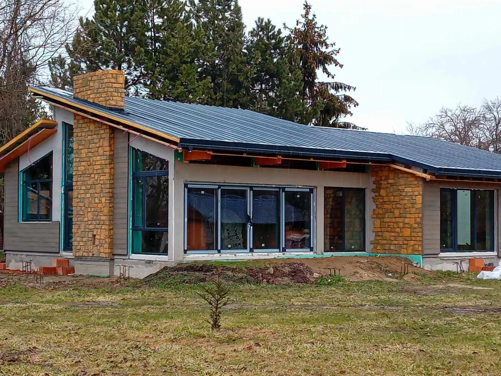 Családi ház, Szarvas – műanyag ablak, emelő-toló